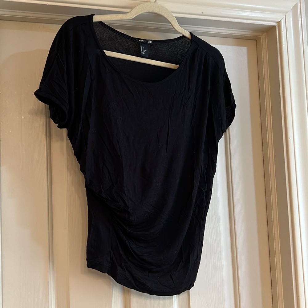 ๐ H&M Maternity Ruched Top ๐ - Picture 3 of 3